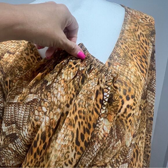 NWT L'AGENCE Multi Animal Printed Drawstring Blouse size medium - Picture 11 of 12
